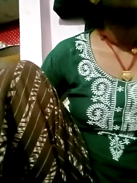 Snapshot of Hot_tin74 chatting on November 9, 2025, 5:44 pm Hot tin74 online show from November 9, 2025, 5:44 pm