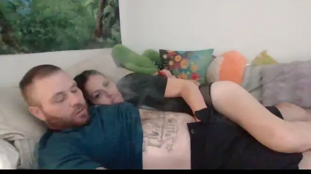 Snapshot of RaynLiz chatting on September 17, 2025, 8:16 am RaynLiz online show from September 17, 2025, 8:16 am