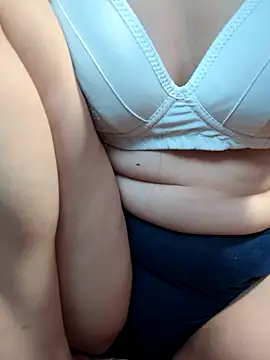 Lilyy-y online show from September 17, 2025, 11:39 pm