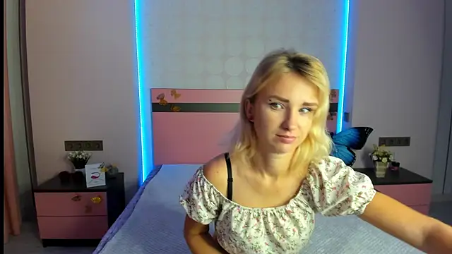 Snapshot of MeryMidnight chatting on September 30, 2025, 5:45 am MeryMidnight online show from September 30, 2025, 5:45 am