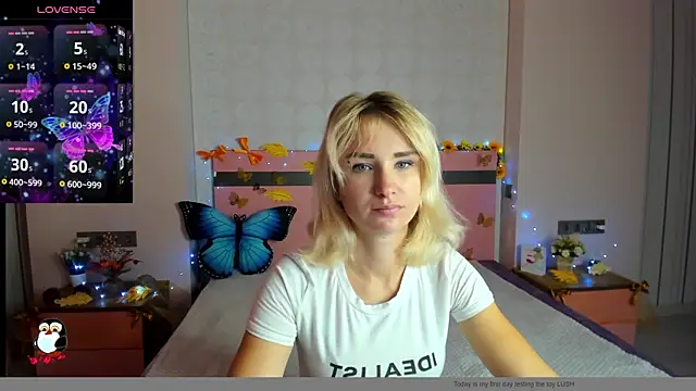 Snapshot of MeryMidnight chatting on October 7, 2025, 5:48 am MeryMidnight online show from October 7, 2025, 5:48 am