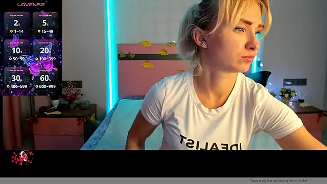 Snapshot of MeryMidnight chatting on October 9, 2025, 6:00 am MeryMidnight online show from October 9, 2025, 6:00 am