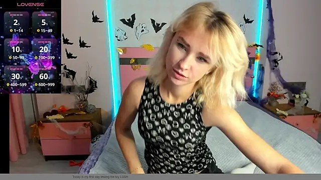 Snapshot of MeryMidnight chatting on October 21, 2025, 5:41 am MeryMidnight online show from October 21, 2025, 5:41 am