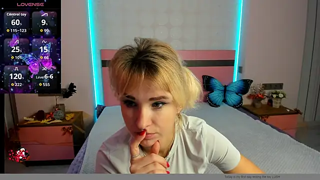 Snapshot of MeryMidnight chatting on November 4, 2025, 6:45 am MeryMidnight online show from November 4, 2025, 6:45 am