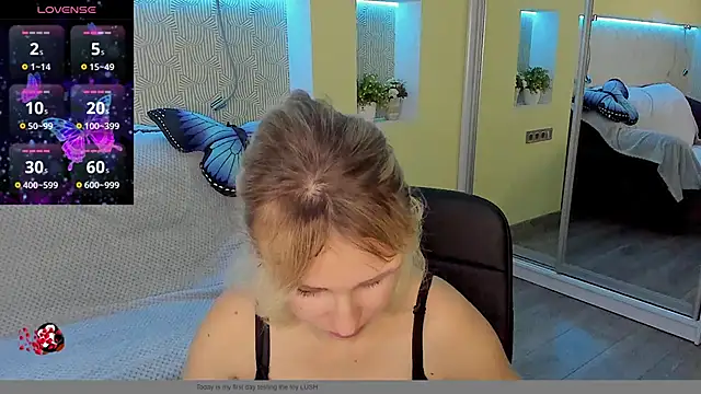 Snapshot of MeryMidnight chatting on November 11, 2025, 7:30 am MeryMidnight online show from November 11, 2025, 7:30 am