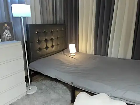 Snapshot of Blaire_Samantha chatting on November 10, 2025, 8:24 am Blaire Samantha online show from November 10, 2025, 8:24 am