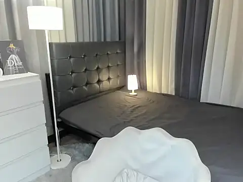 Snapshot of Blaire_Samantha chatting on November 29, 2025, 5:32 am Blaire Samantha online show from November 29, 2025, 5:32 am