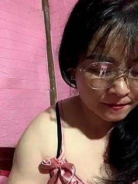 Star-sweet online show from October 13, 2025, 4:18 pm