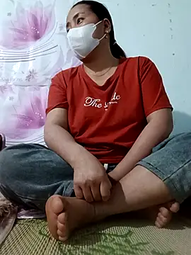 Linda885 online show from December 16, 2025, 8:41 am