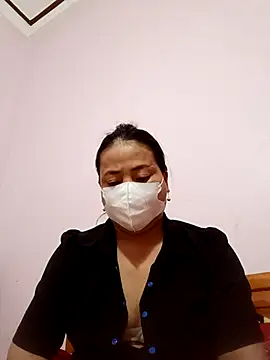 Linda885 online show from December 17, 2025, 3:07 pm