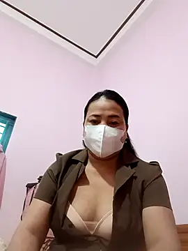 Linda885 online show from December 18, 2025, 4:18 am