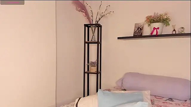 IsablellaDucal online show from October 2, 2025, 4:36 pm