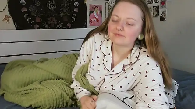 WonderConnie1 online show from September 15, 2025, 4:45 am