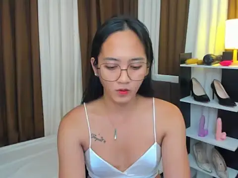 URHottestAngel online show from September 19, 2025, 5:09 am