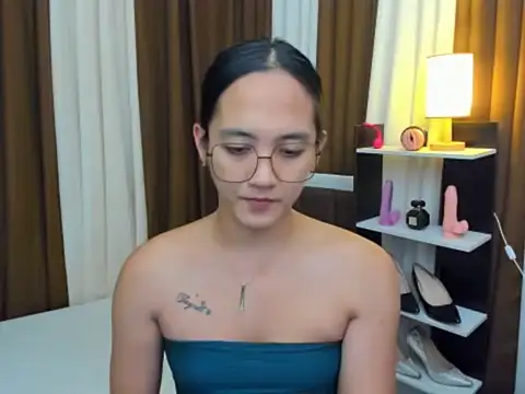 URHottestAngel online show from October 26, 2025, 1:17 pm