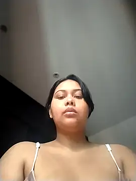 Alessandraa- online show from April 4, 2026, 7:44 pm