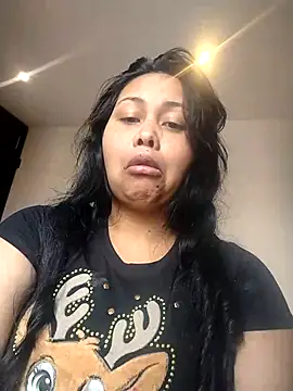 Snapshot of Alessandraa- chatting on May 8, 2026, 4:34 pm Alessandraa- online show from May 8, 2026, 4:34 pm