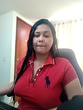 Snapshot of Alessandraa- chatting on May 25, 2026, 3:07 pm Alessandraa- online show from May 25, 2026, 3:07 pm
