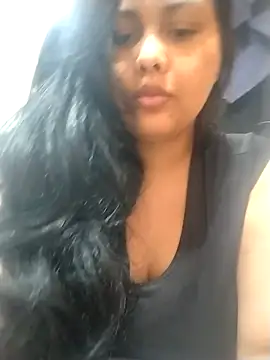 Snapshot of Alessandraa- chatting on May 30, 2026, 8:39 pm Alessandraa- online show from May 30, 2026, 8:39 pm