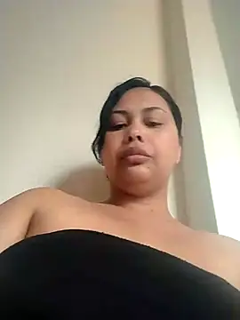 Snapshot of Alessandraa- chatting on June 4, 2026, 1:17 pm Alessandraa- online show from June 4, 2026, 1:17 pm