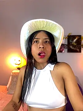 SophieW1 online show from October 24, 2025, 12:12 pm