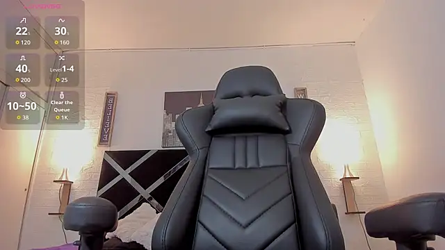 iamCharlotte19 online show from September 17, 2025, 7:37 pm