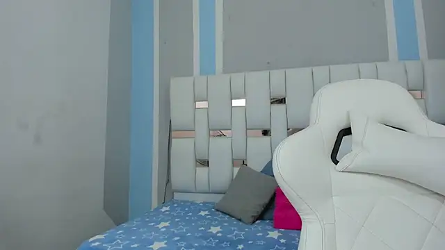 iamCharlotte19 online show from September 22, 2025, 8:00 pm