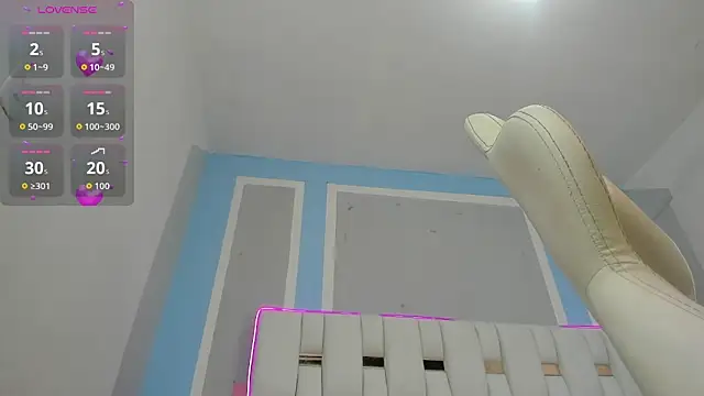 iamCharlotte19 online show from November 20, 2025, 7:13 pm