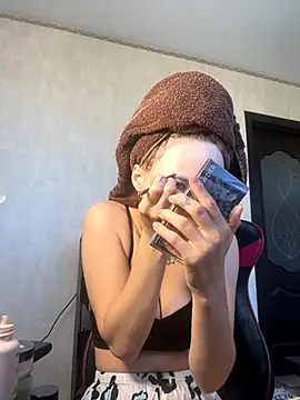 Snapshot of PrettyMegan chatting on September 15, 2025, 12:16 pm PrettyMegan online show from September 15, 2025, 12:16 pm