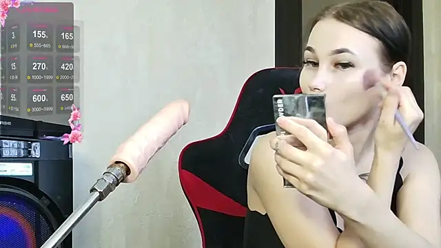 Snapshot of PrettyMegan chatting on October 10, 2025, 12:15 pm PrettyMegan online show from October 10, 2025, 12:15 pm