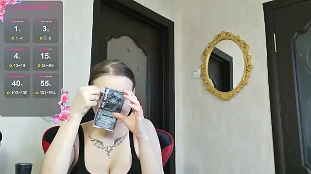 Snapshot of PrettyMegan chatting on November 24, 2025, 11:10 am PrettyMegan online show from November 24, 2025, 11:10 am