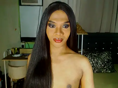 GoldenCumTYRA online show from May 6, 2026, 4:34 pm