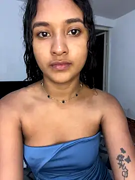 Luna sophya online show from December 13, 2025, 8:36 pm