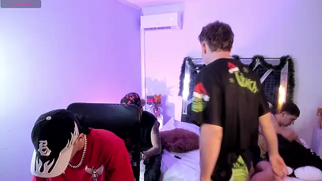 Handsomeboyss19 online show from December 16, 2025, 2:27 am