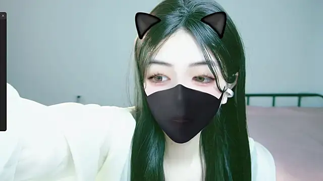 Sparkly Candy online show from September 27, 2025, 11:43 pm