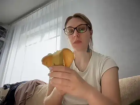 NikexPretty online show from May 13, 2026, 9:17 am