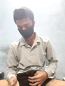 GirlsCrush  online show from October 29, 2025, 7:15 pm