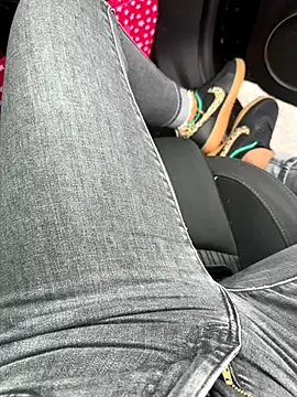 Snapshot of BabyLeopard chatting on October 13, 2025, 10:37 am BabyLeopard online show from October 13, 2025, 10:37 am