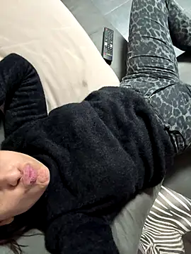 Snapshot of BabyLeopard chatting on October 20, 2025, 5:46 pm BabyLeopard online show from October 20, 2025, 5:46 pm