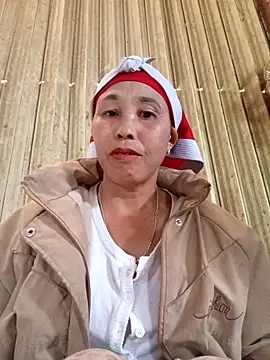 Snapshot of me-cute chatting on December 18, 2025, 1:33 am me-cute online show from December 18, 2025, 1:33 am