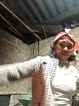 Snapshot of me-cute chatting on January 7, 2026, 1:24 pm me-cute online show from January 7, 2026, 1:24 pm