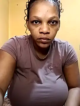 HappygalTheQueen online show from November 11, 2025, 10:48 am