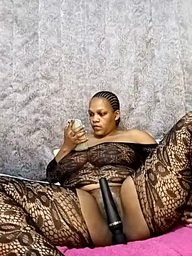 HappygalTheQueen online show from November 25, 2025, 7:36 pm