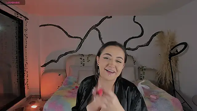 SarahCastro1  online show from December 22, 2025, 3:36 am