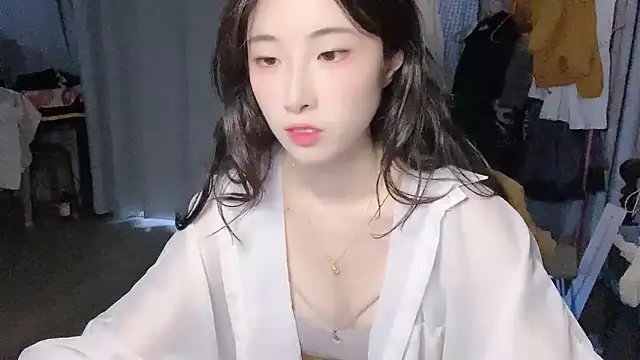 Freya7777 online show from September 12, 2025, 3:39 am