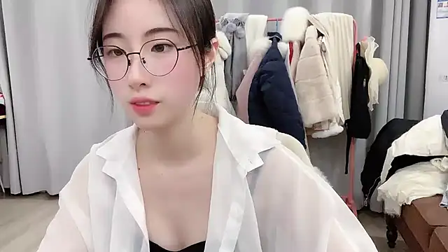 Freya7777 online show from January 6, 2026, 2:10 pm