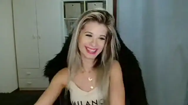 KristineGlow online show from November 5, 2025, 7:14 pm