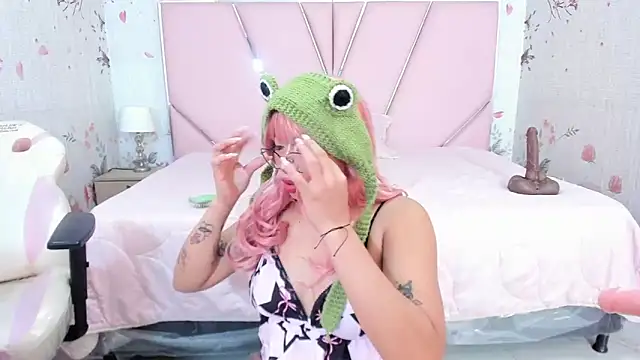 SafiroAgataaa online show from April 2, 2026, 6:33 am