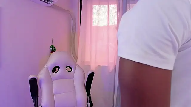 tau montes online show from November 20, 2025, 2:28 pm