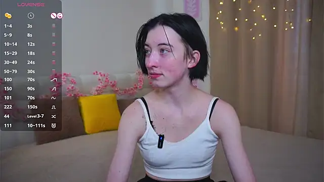 Snapshot of JuanaFriesz chatting on February 18, 2026, 9:05 am JuanaFriesz online show from February 18, 2026, 9:05 am